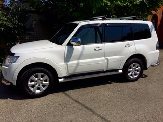 2011 Mitsubishi Pajero IV Рестайлинг 1, белый, 2000000 рублей, вид 3