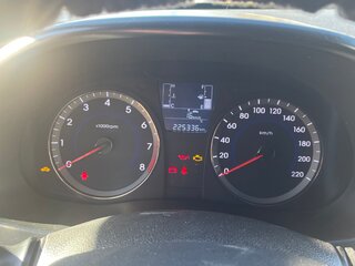2015 Hyundai Solaris I Рестайлинг, коричневый, 985000 рублей, вид 4