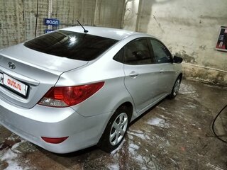 2013 Hyundai Solaris I, серебристый, 750000 рублей, вид 4
