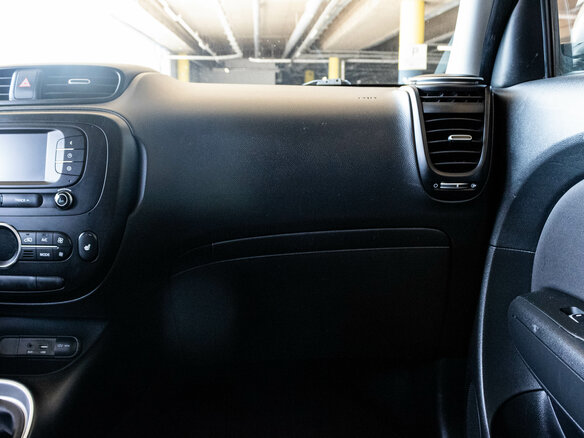 2017 Kia Soul II Рестайлинг, серебристый, 1200000 рублей - вид 7