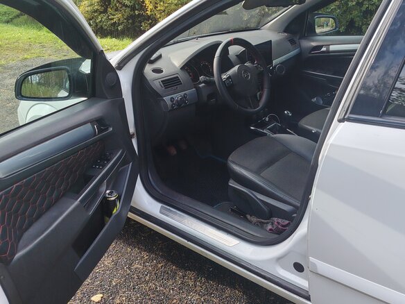 2012 Opel Astra H Рестайлинг, белый, 480000 рублей - вид 9