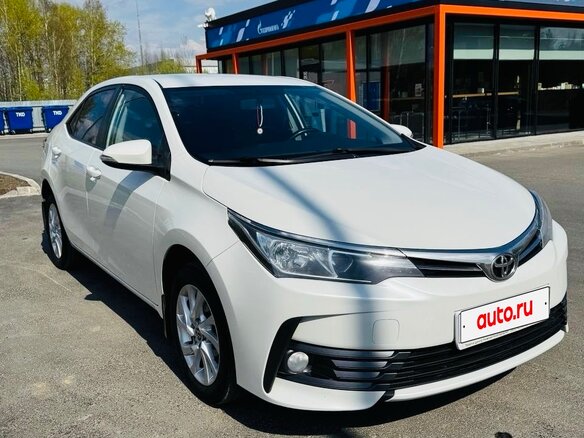 2018 Toyota Corolla XI (E160, E170, E180) Рестайлинг 1, белый, 1550000 рублей