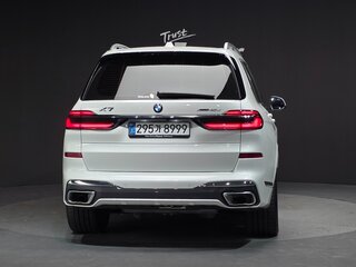 2025 BMW X7 40d I (G07) Рестайлинг, белый, 15200000 рублей, вид 4