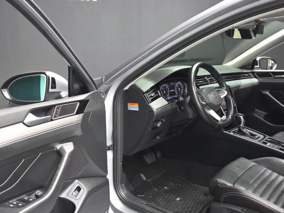 2022 Volkswagen Passat B8 Рестайлинг, серый - вид 5