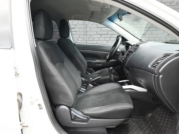 2012 Mitsubishi ASX I Рестайлинг, белый, 900000 рублей - вид 10