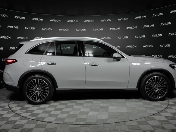 2026 Mercedes-Benz GLC 300 II (X254), серый - вид 2