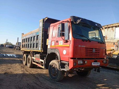 2022 Sinotruk Howo ZZ3327, красный, 2896200 рублей, вид 2