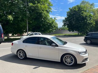 2015 Volkswagen Jetta VI Рестайлинг, белый, 1000000 рублей, вид 4