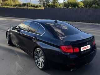2013 BMW 5 серии 520i VI (F10/F11/F07), чёрный, 1955000 рублей, вид 5
