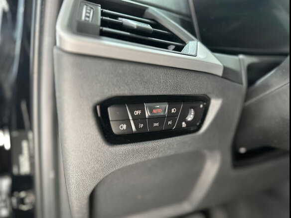 2022 BMW 3 серии 318i VII (G2x) Рестайлинг, чёрный, 3250915 рублей - вид 24