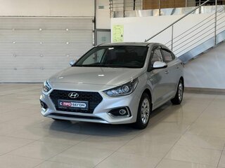 2017 Hyundai Solaris II, серебристый, 1199900 рублей, вид 2