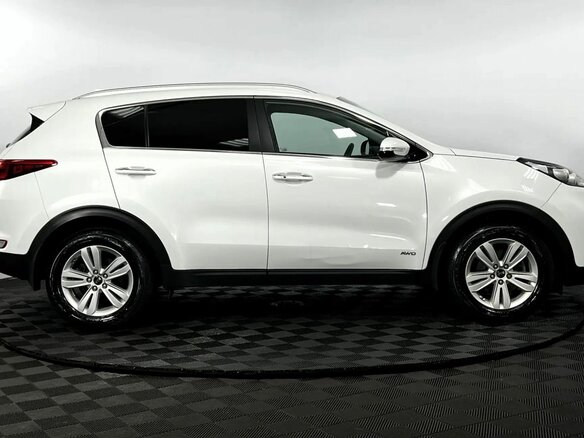 2018 Kia Sportage IV, белый, 2000000 рублей - вид 4