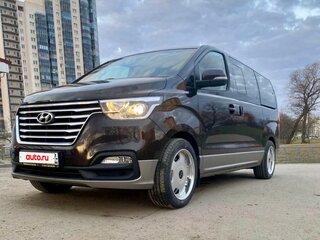 2018 Hyundai Grand Starex I Рестайлинг 2, серый, 4000000 рублей, вид 1
