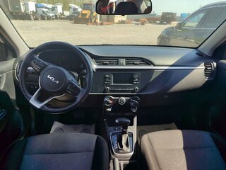 2021 Kia Rio IV Рестайлинг, белый, 1173850 рублей, вид 5