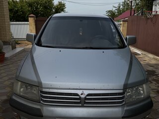 2003 Mitsubishi Space Wagon III, серебристый, 400000 рублей, вид 1