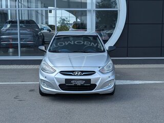 2011 Hyundai Solaris I, серебристый, 465000 рублей, вид 2