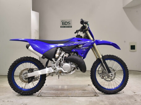2022 Yamaha YZ125, синий, 640000 рублей, вид 4