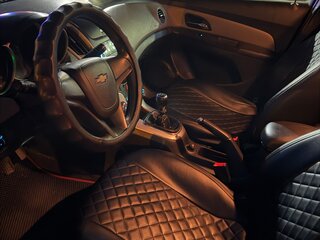 2013 Chevrolet Cruze I Рестайлинг, чёрный, 650000 рублей, вид 5
