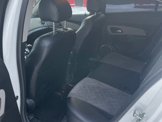 2011 Chevrolet Cruze I, белый, 650000 рублей, вид 3