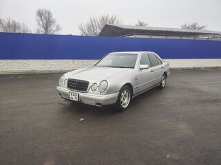 1998 Mercedes-Benz E-Класс 240 II (W210, S210), серебристый, 400000 рублей, вид 3