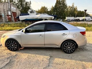 2010 Kia Cerato 5-speed II, серый, 580000 рублей, вид 3