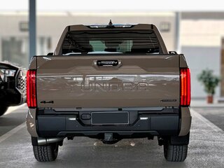 2026 Toyota Tundra CrewMax III, бежевый, 12990000 рублей, вид 4