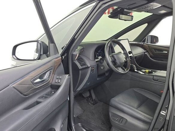 2024 Toyota Alphard IV, чёрный, 9770000 рублей - вид 7