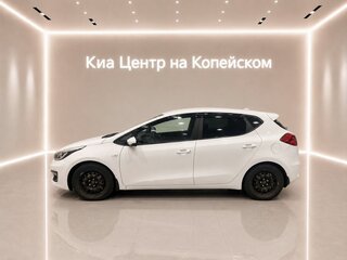 2016 Kia Ceed II Рестайлинг, белый, 1099000 рублей, вид 3