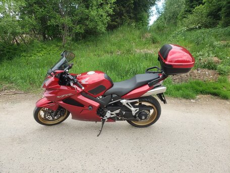 2011 Honda VFR 800, пурпурный, 500000 рублей, вид 2