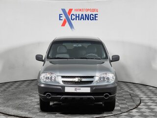 2013 Chevrolet Niva I Рестайлинг, серый, 470000 рублей, вид 2