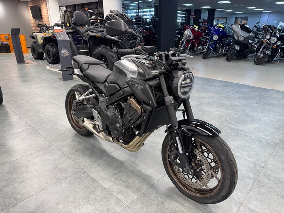 2021 Honda CB 650R, серый, 894000 рублей - вид 5