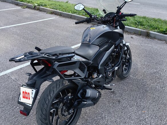 2022 Bajaj Dominar 400, чёрный, 370000 рублей - вид 1