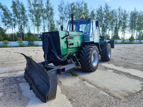 1986 ХТЗ Т-150К, зелёный, 1649000 рублей, вид 1