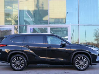 2025 Toyota Highlander IV (XU70), чёрный, 5490000 рублей, вид 5