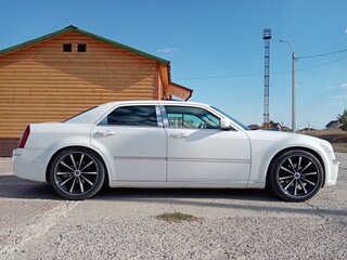 2005 Chrysler 300C I, белый, 2100000 рублей, вид 3