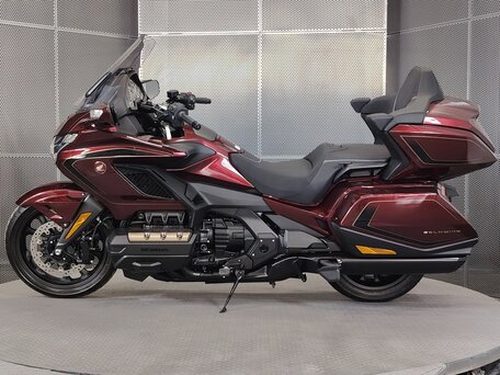 2025 Honda GL 1800 Gold Wing, красный, 3199000 рублей, вид 5