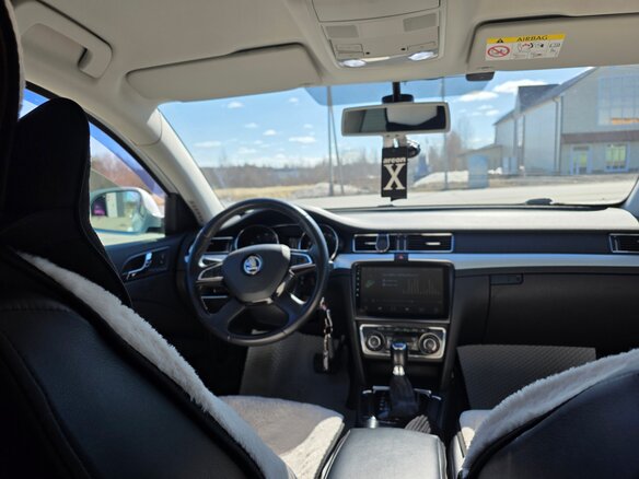 2015 Skoda Superb DSG II Рестайлинг, белый, 1400000 рублей - вид 5
