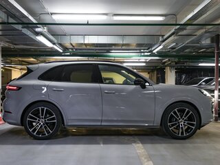 2025 Porsche Cayenne III Рестайлинг, серый, 17350000 рублей, вид 4