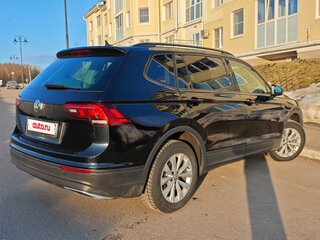2020 Volkswagen Tiguan Allspace II, чёрный, 2590000 рублей, вид 4