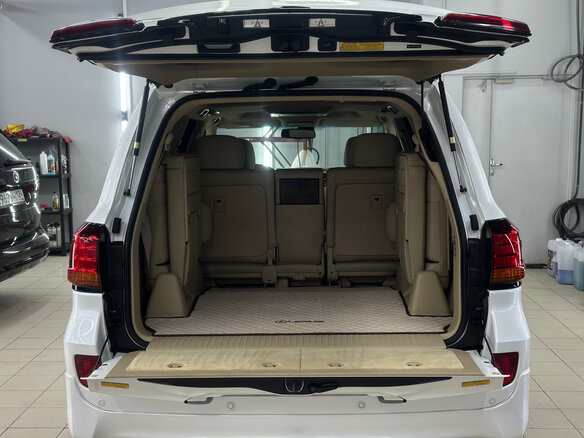 2010 Lexus LX 570 III, белый, 3400000 рублей - вид 31