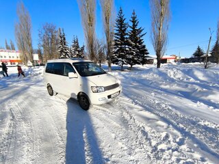 1999 Toyota Town Ace Noah III, белый, 715000 рублей, вид 4