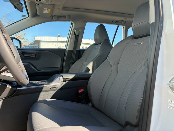 2026 Toyota RAV4 VI (XA60), белый, 5070000 рублей - вид 7