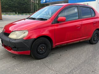 2001 Toyota Platz, красный, 225000 рублей, вид 1