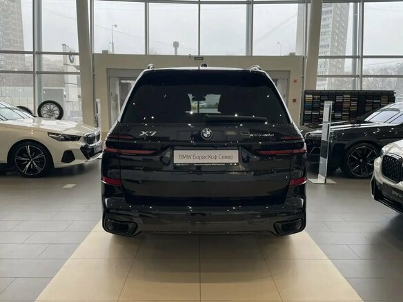 2026 BMW X7 40d I (G07) Рестайлинг, чёрный, 18990000 рублей - вид 5