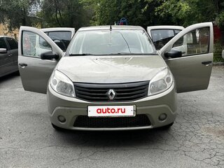 2011 Renault Sandero I, бежевый, 315000 рублей, вид 1