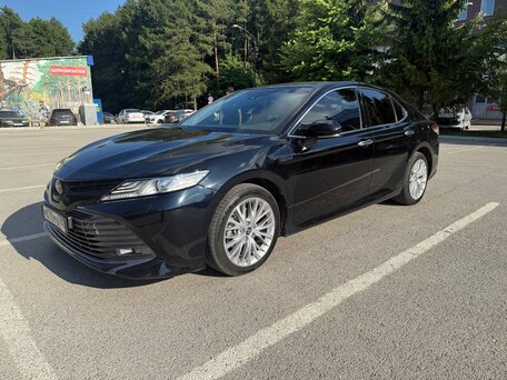 2019 Toyota Camry VIII (XV70), чёрный, 2850000 рублей, вид 1
