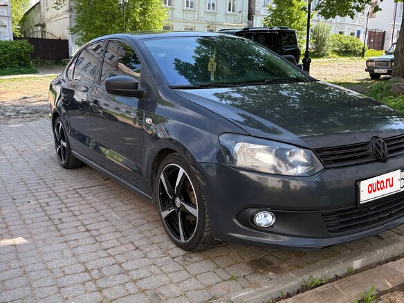 2013 Volkswagen Polo V, серый, 590000 рублей - вид 2