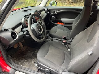 2010 Mini Hatch One II (R56) Рестайлинг, красный, 730000 рублей, вид 3