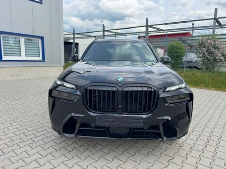 2025 BMW X7 40d I (G07) Рестайлинг, чёрный, 13850000 рублей, вид 4