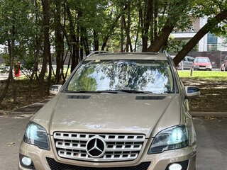 2008 Mercedes-Benz M-Класс 500 II (W164), бежевый, 1290000 рублей, вид 2
